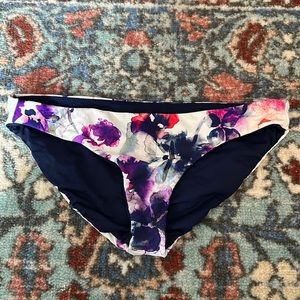 Athleta women’s bikini bottom size medium- floral reversible to navy